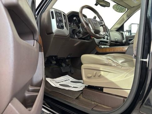 Used 2017 GMC Sierra 1500 SLT w/ SLT Premium Package AWD/4WD image 8