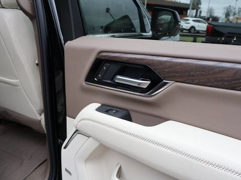 New 2026 GMC Yukon XL Denali w/ Denali Reserve Package AWD/4WD image 15