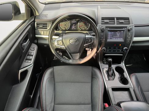 Used 2017 Toyota Camry SE FWD image 10