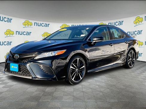 Used 2020 Toyota Camry XSE image 3