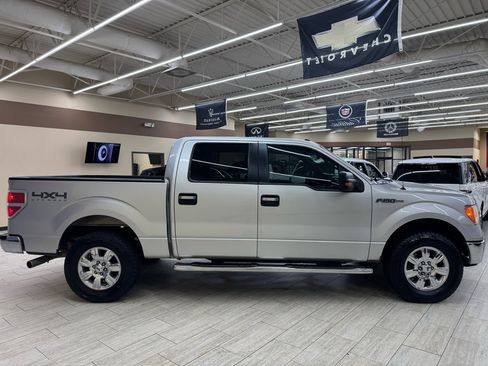 Used 2012 Ford F150 XLT w/ XLT Chrome Pkg image 11