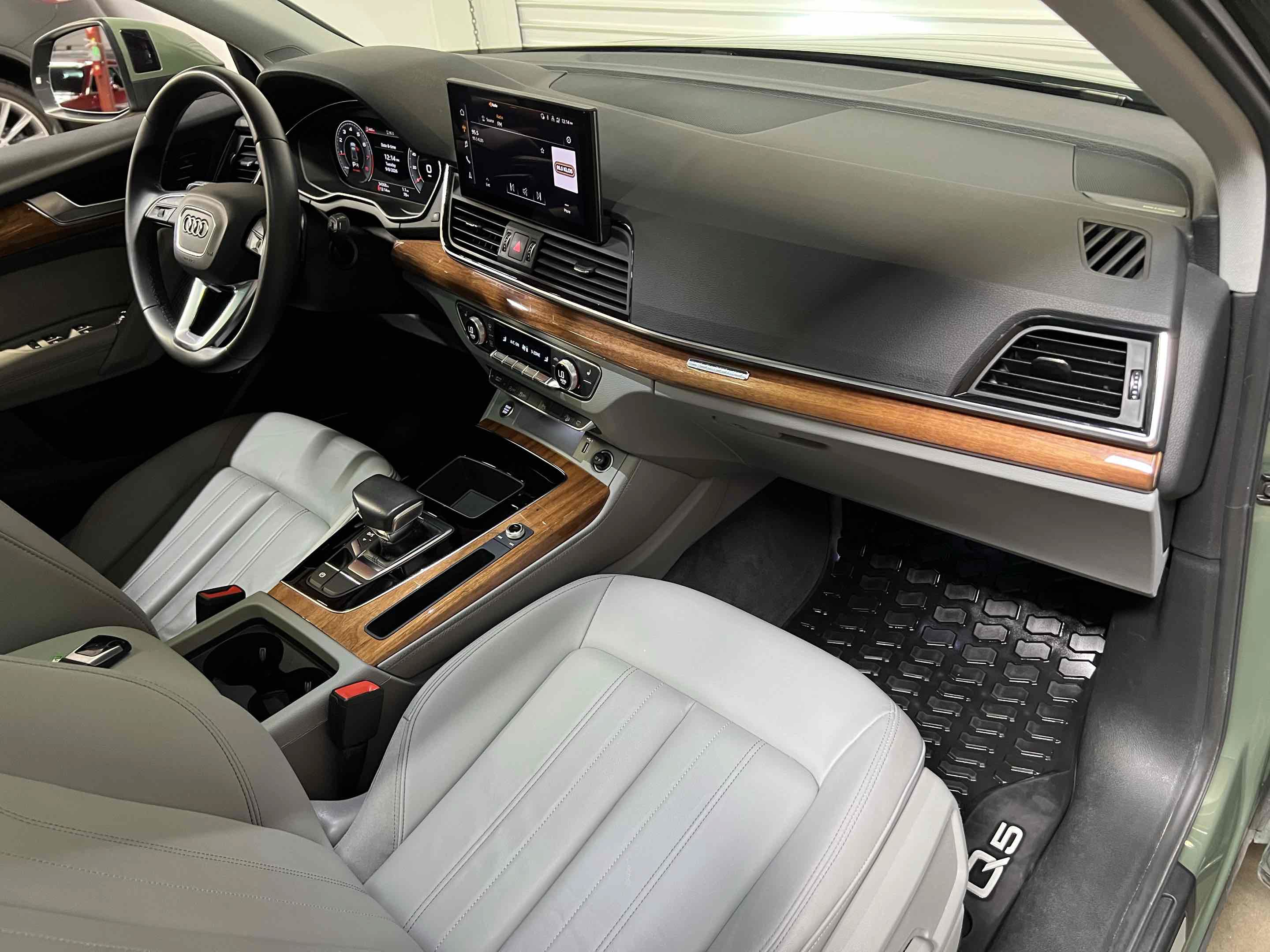 Used 2023 Audi Q5 2.0T Premium Plus w/ Premium Plus Package AWD/4WD image 37