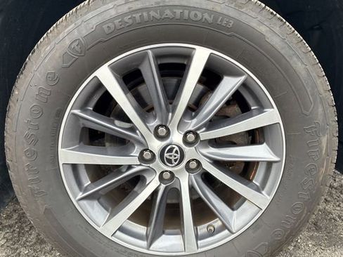 Used 2018 Toyota Highlander XLE image 21