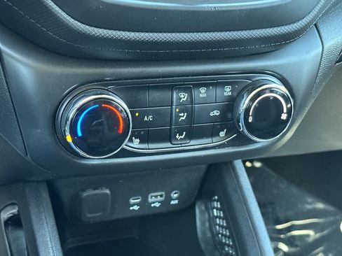 Used 2023 Chevrolet TrailBlazer LT AWD/4WD image 21