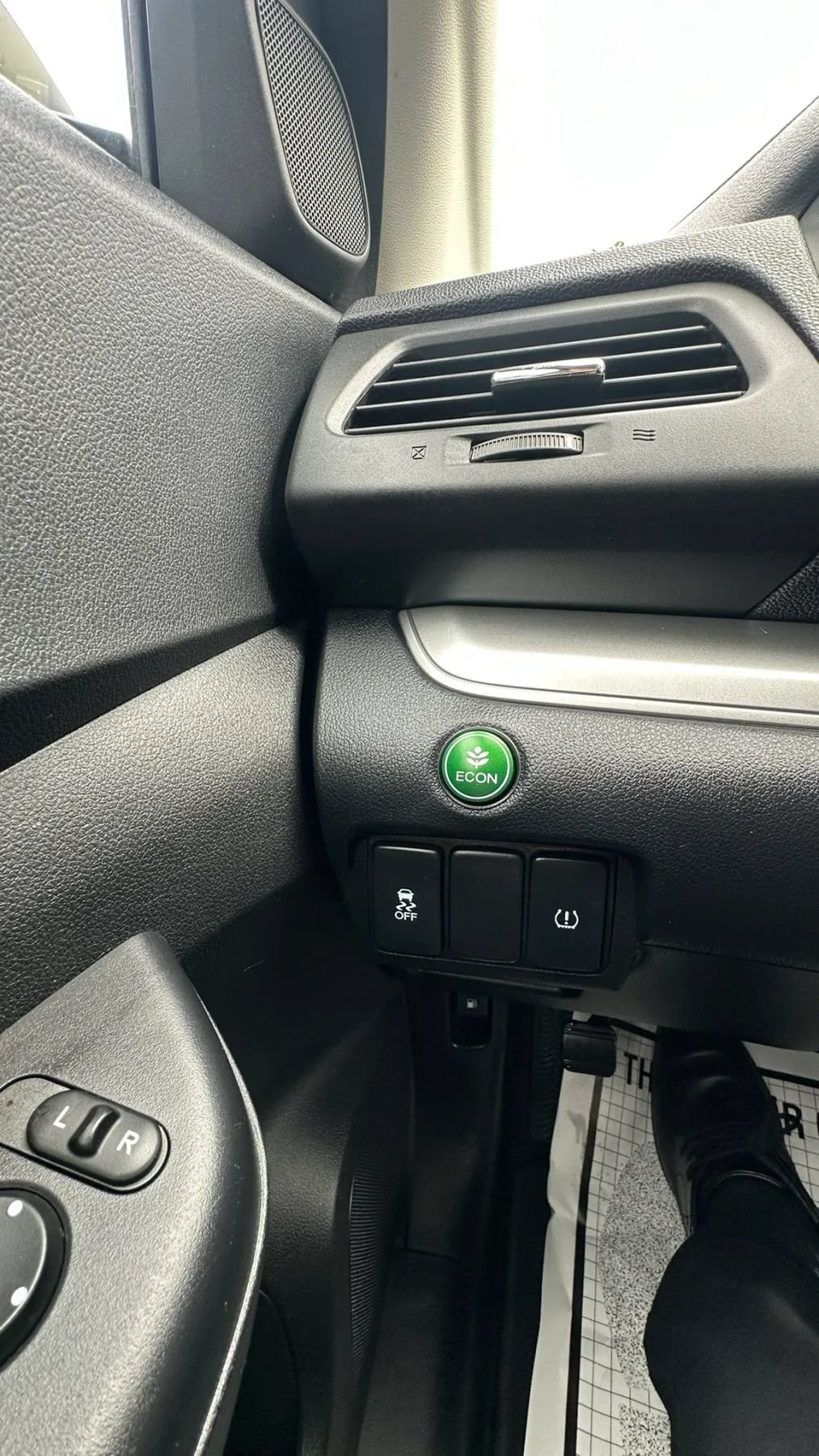 Used 2016 Honda CR-V EX image 17
