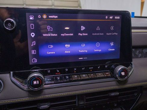 Certified 2025 Chevrolet Colorado ZR2 w/ Technology Package AWD/4WD image 18
