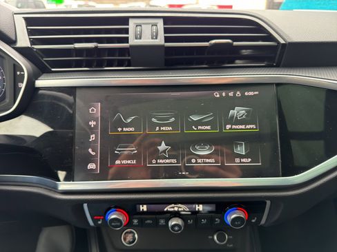 Used 2023 Audi Q3 2.0T Premium image 11