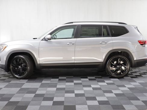 New 2026 Volkswagen Atlas SE image 4