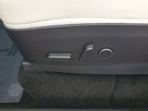 Used 2021 Tesla Model Y Long Range image 19