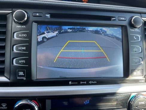 Used 2018 Toyota Highlander Limited image 15