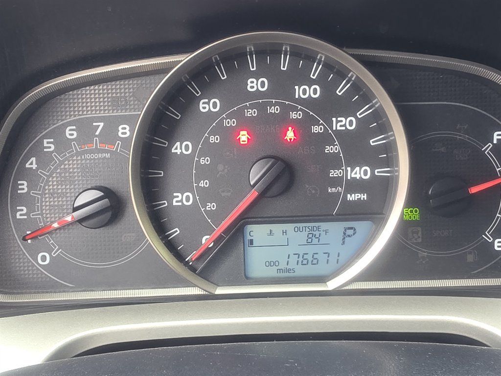 Used 2015 Toyota RAV4 LE FWD image 12