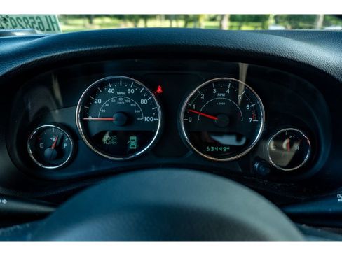 Used 2017 Jeep Wrangler Unlimited Sahara w/ Connectivity Group AWD/4WD image 21