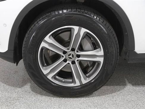 Used 2019 Mercedes-Benz GLC 300 4MATIC image 20