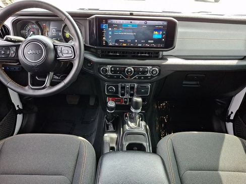 Used 2024 Jeep Wrangler Unlimited AWD/4WD image 16