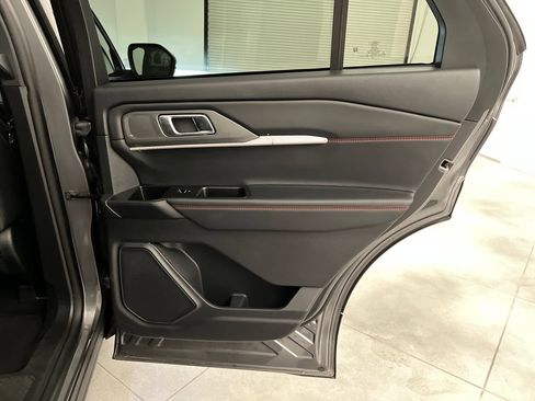 Used 2025 Ford Explorer ST-Line AWD/4WD image 30