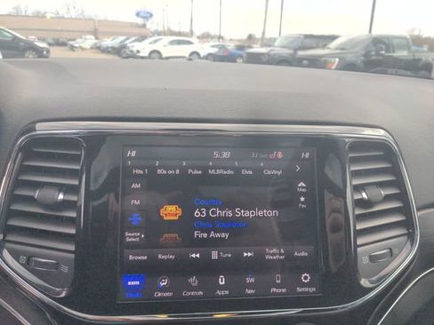 Used 2020 Jeep Grand Cherokee Limited w/ Luxury Group II image 29