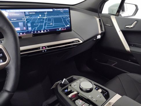 Used 2025 BMW iX xDrive50 w/ Sport Package image 22