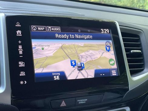 Used 2018 Honda Pilot Touring image 30