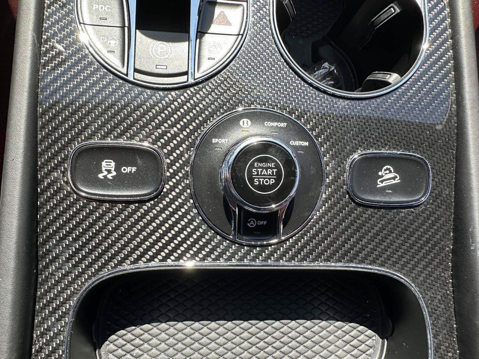 Used 2022 Bentley Bentayga AWD/4WD image 39