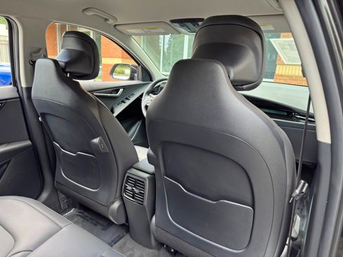 Used 2025 Kia Niro EX FWD image 31
