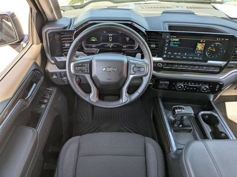 Used 2025 Chevrolet Silverado 1500 LT Trail Boss w/ Convenience Package II AWD/4WD image 16