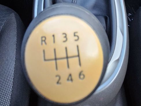 Used 2011 Nissan Juke SV FWD image 19