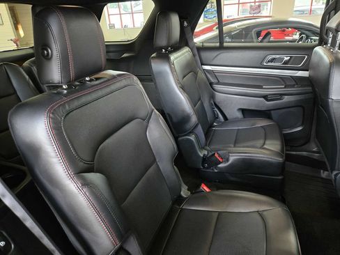 Used 2018 Ford Explorer Sport w/ Equipment Group 401A AWD/4WD image 27