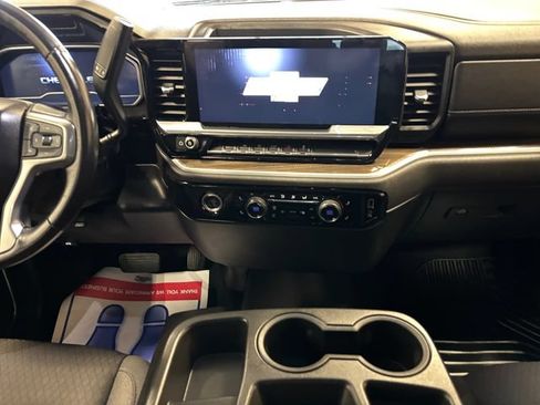 Used 2022 Chevrolet Silverado 1500 LT AWD/4WD image 12