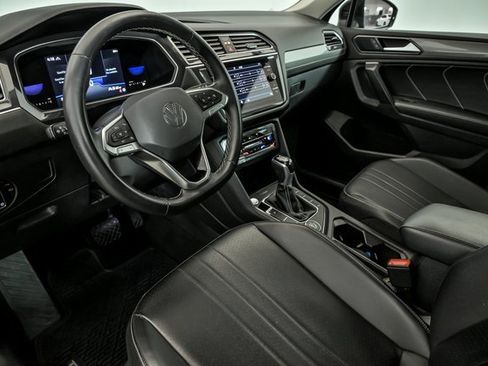 Certified 2022 Volkswagen Tiguan SE image 7