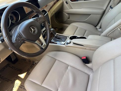 Used 2014 Mercedes-Benz C 250 Sedan image 4