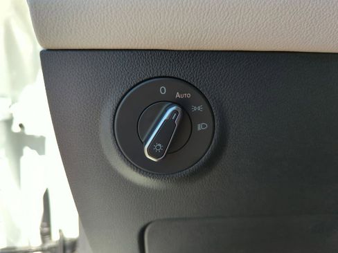 New 2026 Volkswagen Taos S image 38