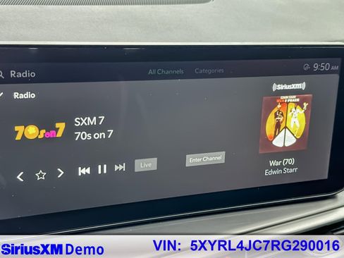 Used 2024 Kia Sorento S image 29