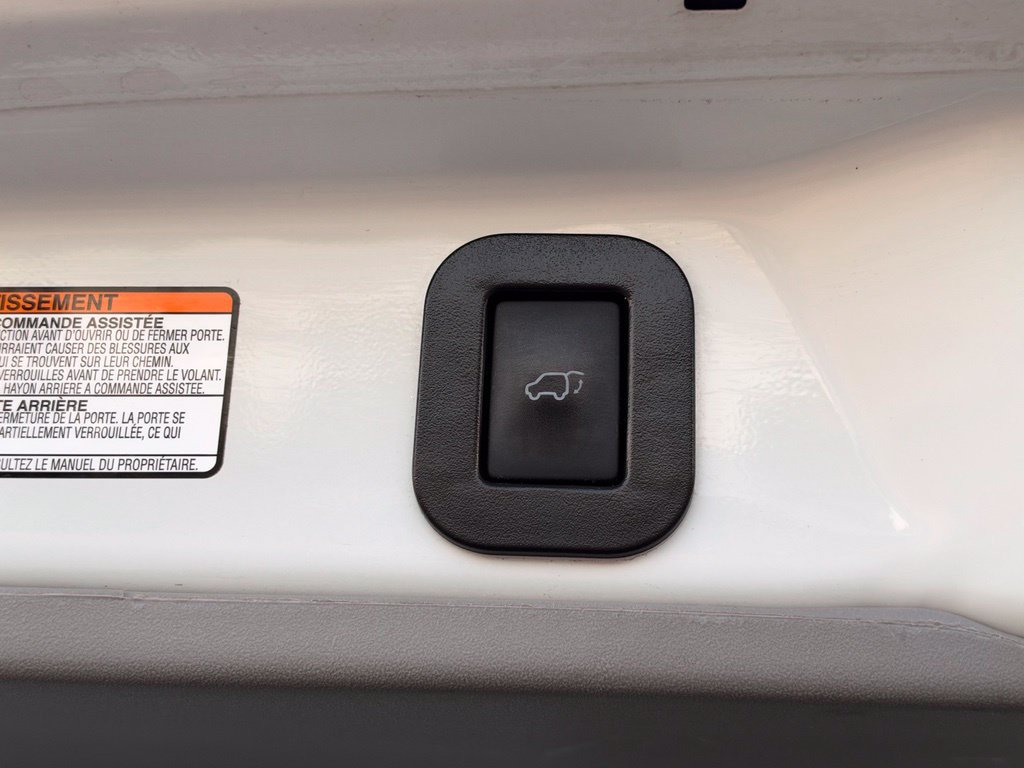 Used 2017 Toyota Sienna SE Premium w/ Outdoor Package FWD image 20
