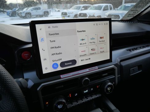 Used 2024 Toyota Tacoma TRD Off-Road image 22