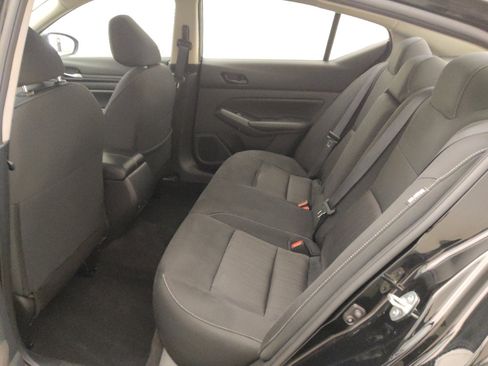 Used 2025 Nissan Altima 2.5 SV FWD image 18