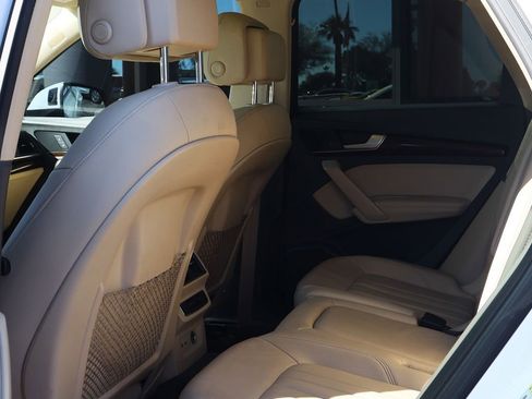 Used 2019 Audi Q5 Premium Plus w/ Premium Plus Package image 32