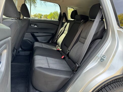 Used 2025 Nissan Rogue SV image 21
