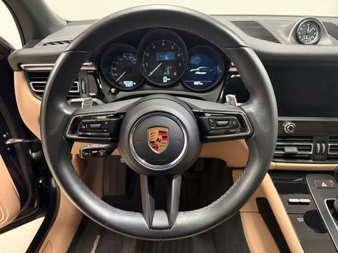 Certified 2023 Porsche Macan AWD/4WD image 16