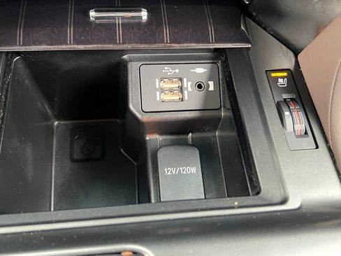 Used 2022 Lexus GX 460 Premium w/ Premium Plus Package image 23