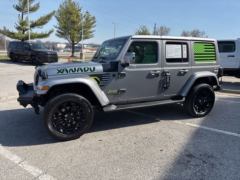 Used 2021 Jeep Wrangler Unlimited Sahara AWD/4WD image 15