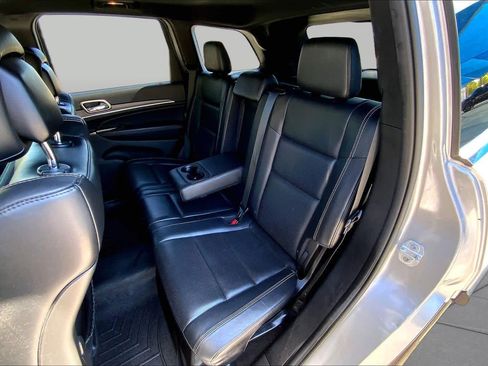 Used 2015 Jeep Grand Cherokee Limited w/ Luxury Group II AWD/4WD image 21