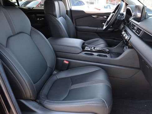 Used 2025 Honda Pilot Touring image 18