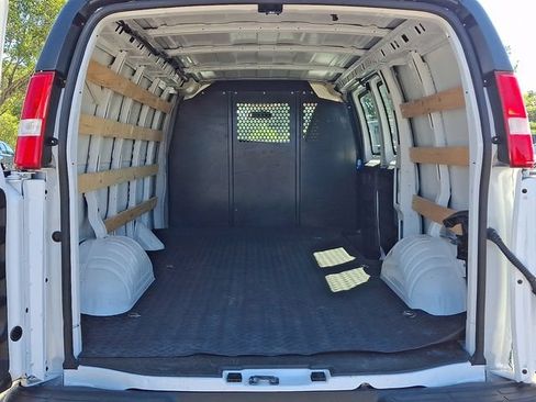 Used 2025 GMC Savana 2500 w/ Driver Convenience Package RWD image 31