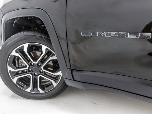 Used 2022 Jeep Compass Limited image 11