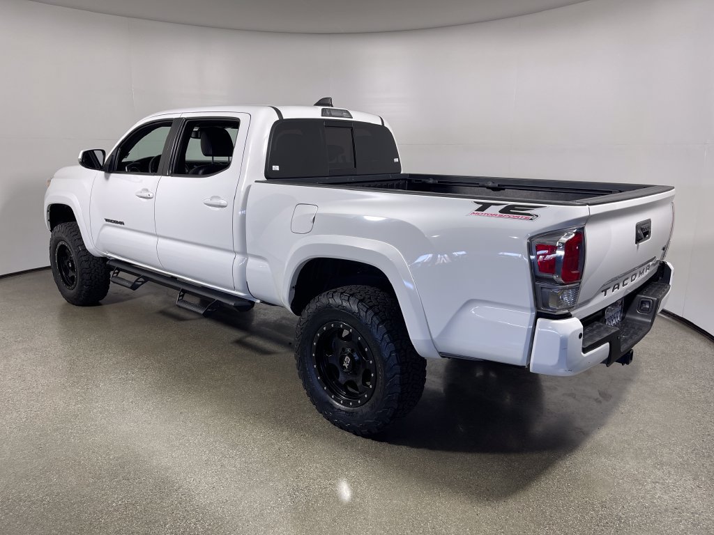 Used 2020 Toyota Tacoma TRD Sport w/ TRD Premium Sport Package AWD/4WD image 5