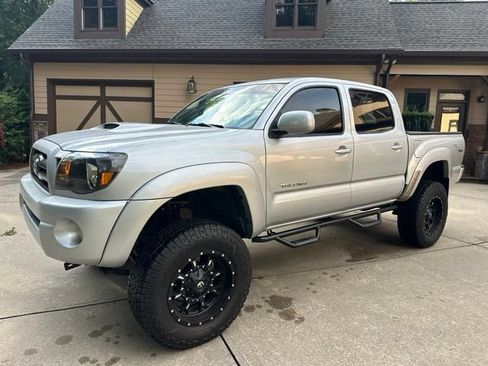 Used 2009 Toyota Tacoma PreRunner w/ TRD Sport Pkg RWD image 12