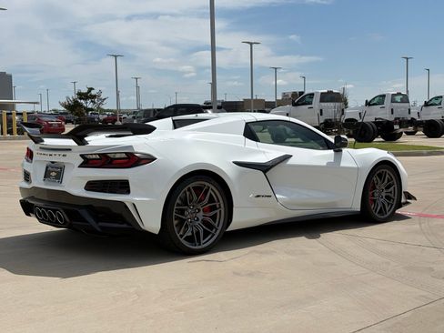 Used 2026 Chevrolet Corvette Z06 RWD image 7