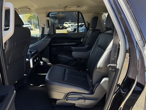 Used 2024 Ford Expedition Max XLT image 14