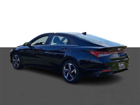 Used 2023 Hyundai Elantra Limited image 5