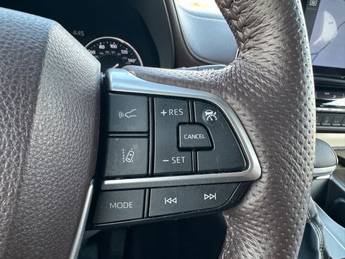 Used 2024 Toyota Sienna Platinum image 22